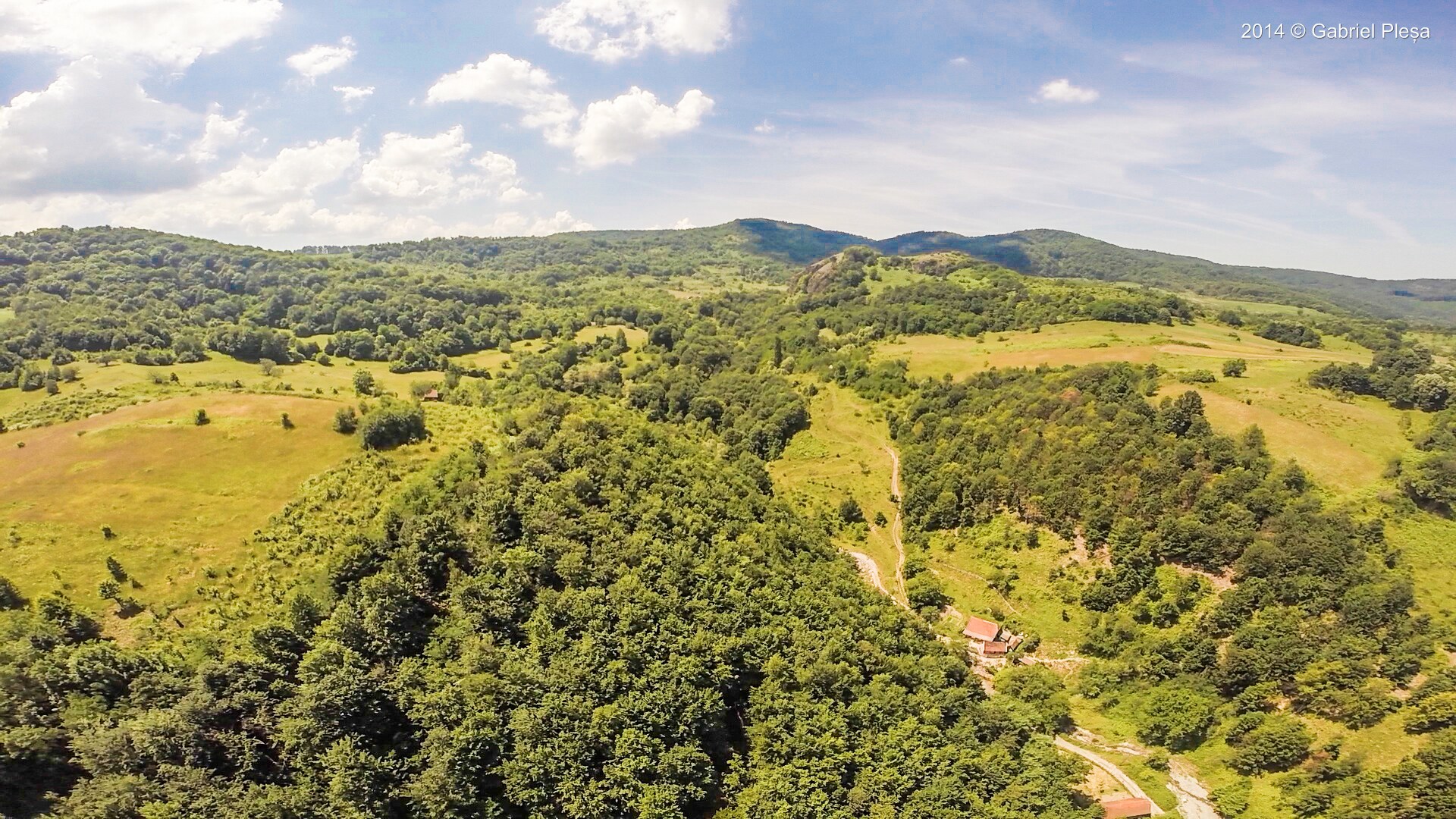 Panoramă aeriană a satului Păiușeni - vedere 1